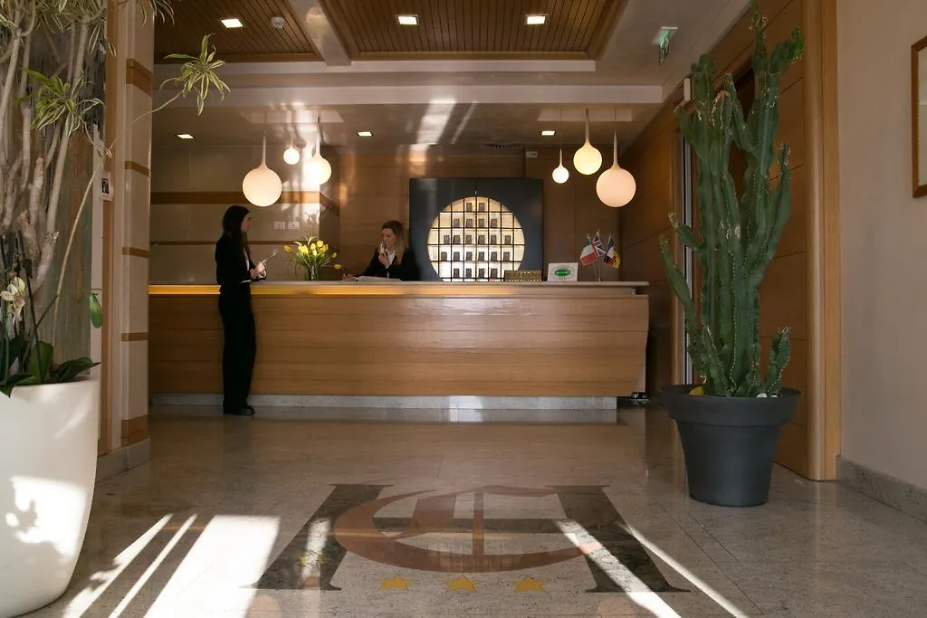 Hotel Calinferno Codogne 3*,
